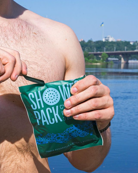 Сухой душ для военных с водой SHOWER PACK, 10 шт &mdash; готовый набор для полевых условий (пенная рукавица + полотенце + 50 мл воды, одноразовый душ) id_42 фото