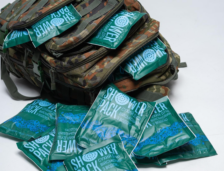 Сухой душ для военных с водой SHOWER PACK, 10 шт &mdash; готовый набор для полевых условий (пенная рукавица + полотенце + 50 мл воды, одноразовый душ) id_42 фото